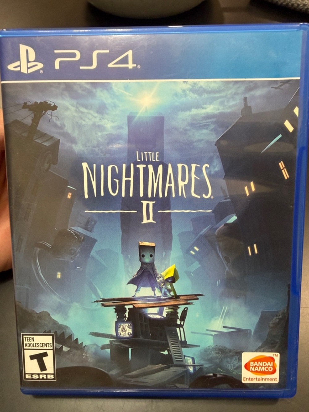 PlayStation 4 Little Nightmares II (Blue) - Bandai Namco